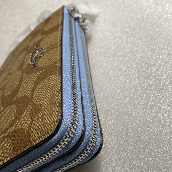 NWT 🔥 Coach Double Corner Zip Wristlet In Signature Canvas - Picture 2 of 16